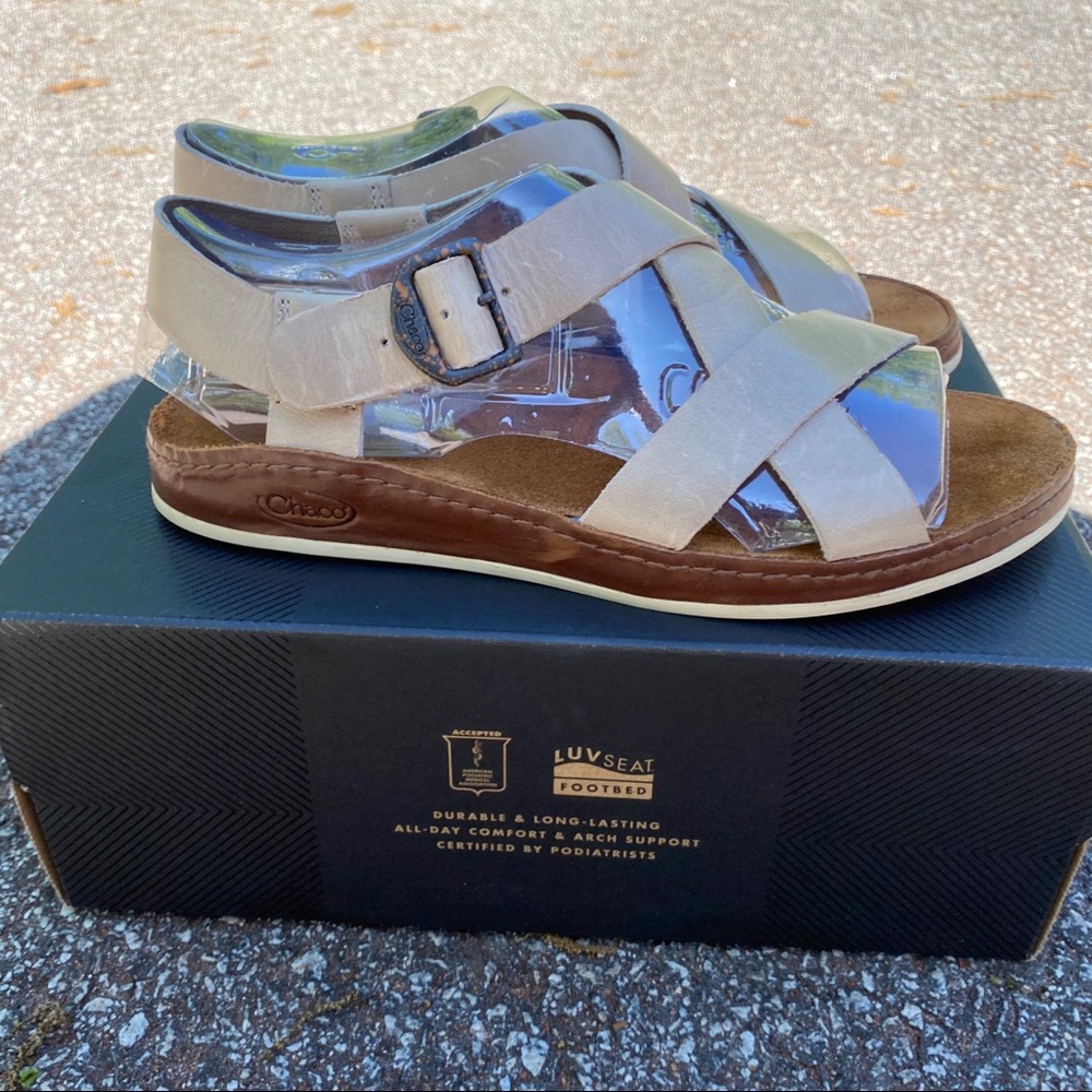 Chaco Wayfarer Tan, leather sandal, size 6